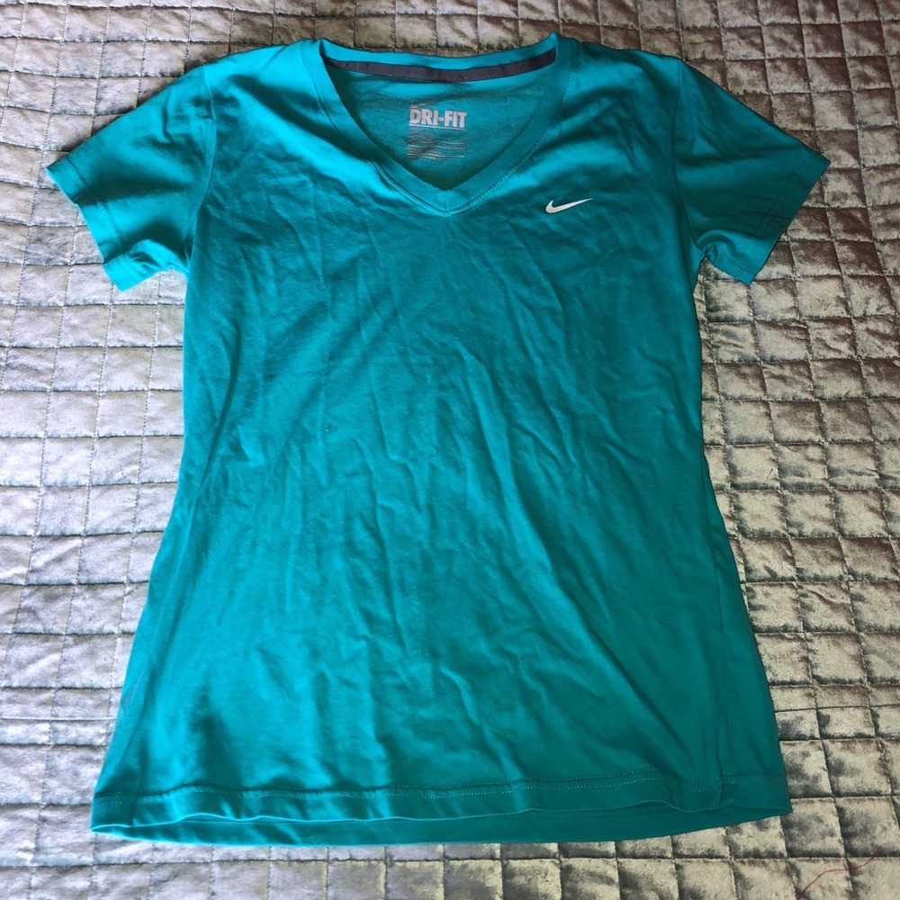 Nike Dri-Fit Short Sleeve T-Shirt in Turquoise